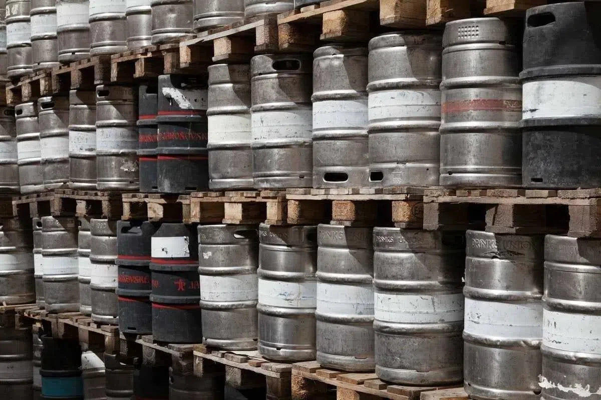 ¿Barriles metálicos o de bolsa? ¿Empujar con CO2 o con aire?-Install Beer