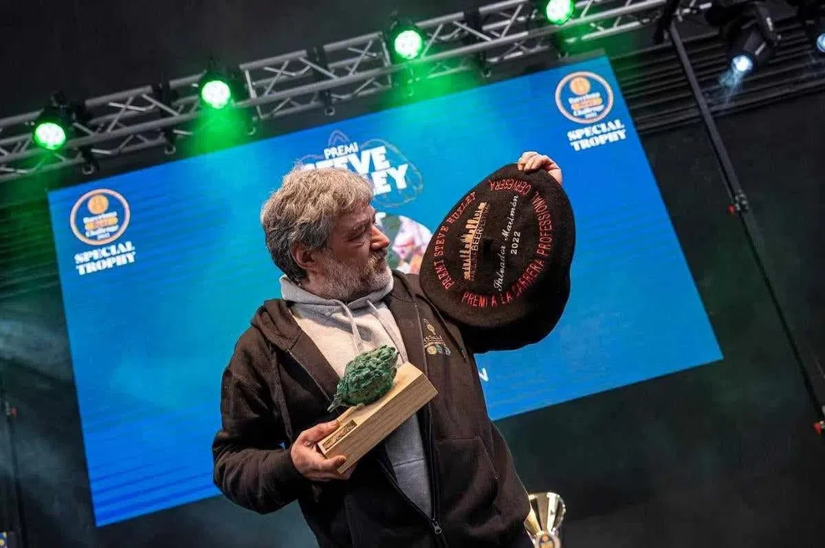 Salvador Marimon recibe el premio Steve Huxley en el Barcelona Beer Challenge-Install Beer