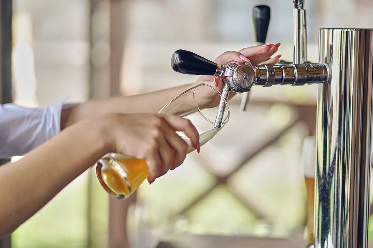 Técnica de tirar cañas de cerveza - Install Beer