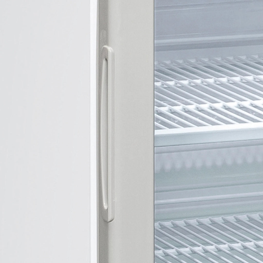 Interior del expositor refrigerado TEFCOLD RCF145 con estantes ajustables - Install Beer