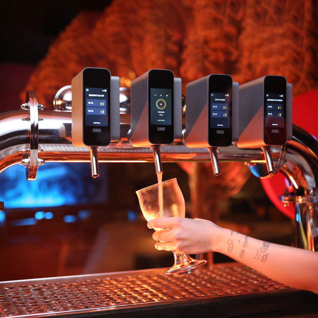 Sensor Box Pubinno instalado en línea de bebida para controlar flujo y volumen - Install Beer